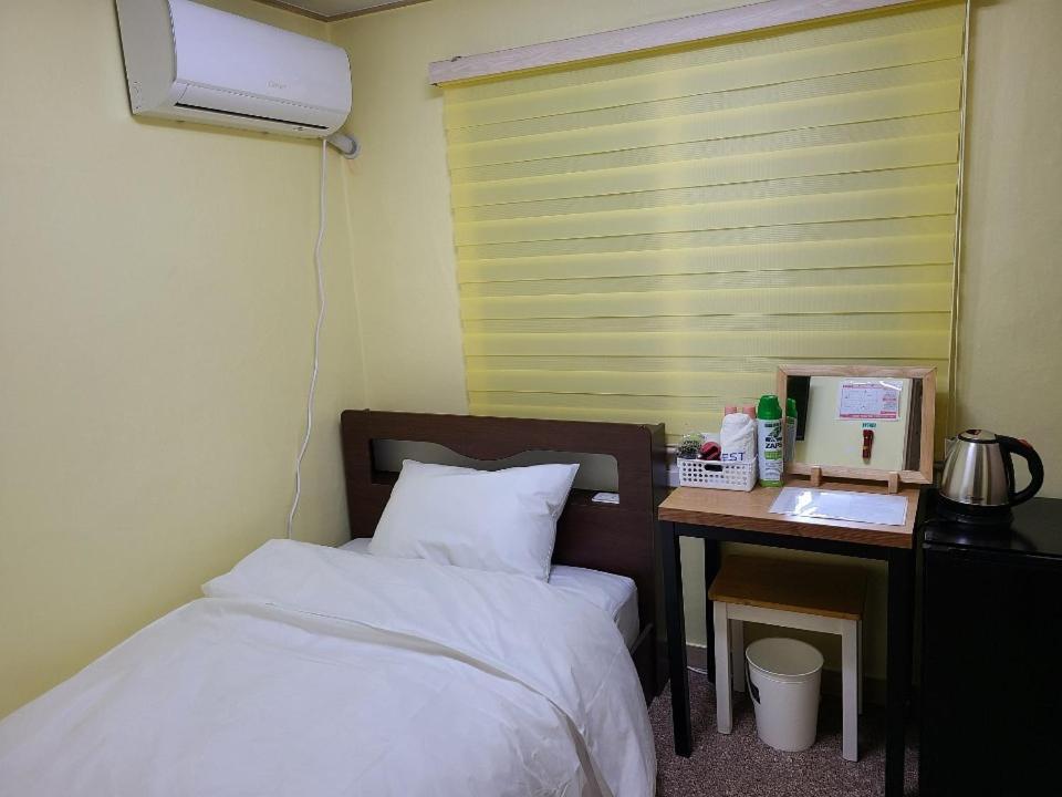 Joy Guest House อาซัน ภายนอก รูปภาพ
