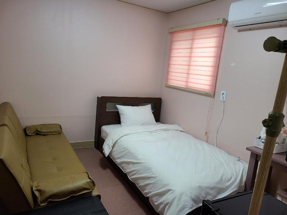 Joy Guest House อาซัน ภายนอก รูปภาพ